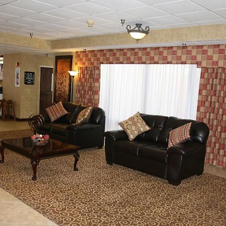 Rome Inn And Suites Exterior photo