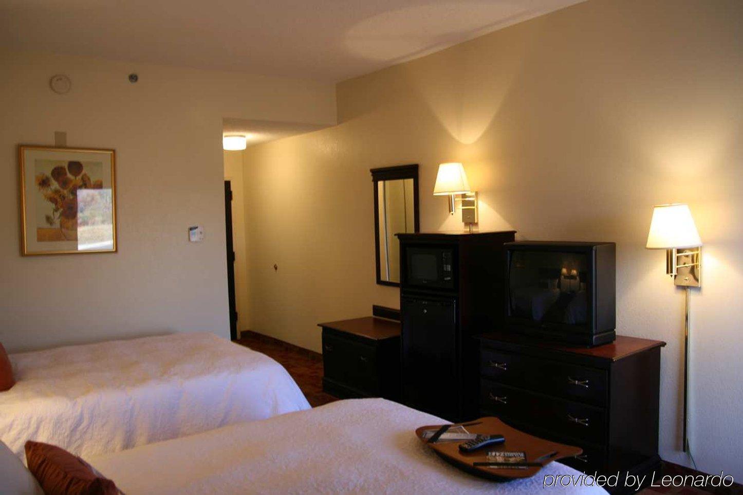 Rome Inn And Suites Room photo